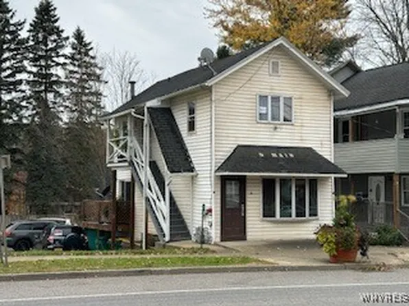 18 N Main St, Holland, NY 14080