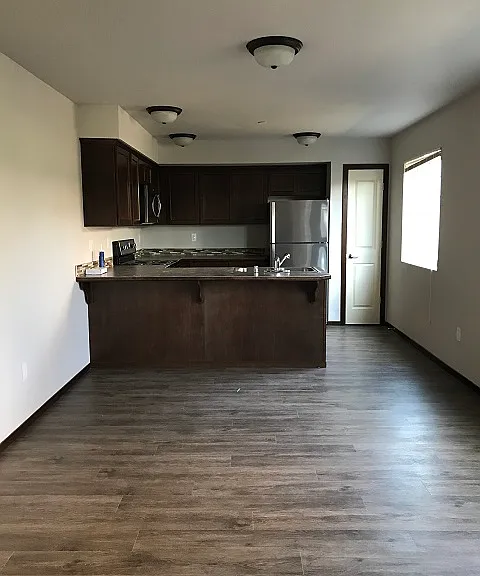 CASCADE VILLAGE APARTMENTS — Photo 5