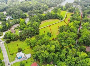 1404 Seaford Rd, Seaford, VA 23696