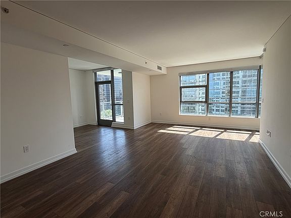 4th image of 9 Macarthur Pl Unit 904