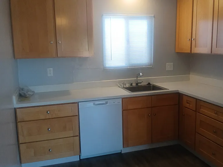 2506 Grove Way #16 — Photo 5