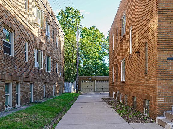 3rd image of 1114 Lowry Ave N #E