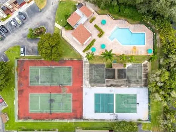 10343 Greenhouse Rd, Pembroke Pines, FL 33026