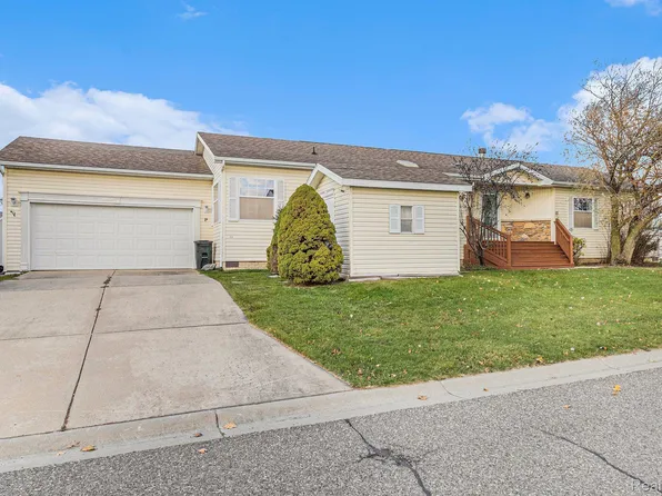 11166 Chestnut Run Ct, South Lyon, MI 48178