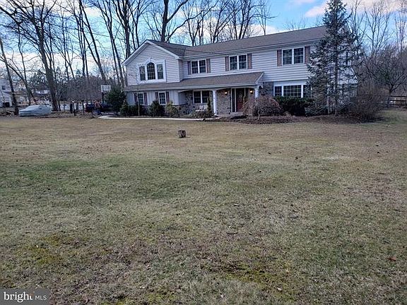 2nd image of 11 Stony Ln