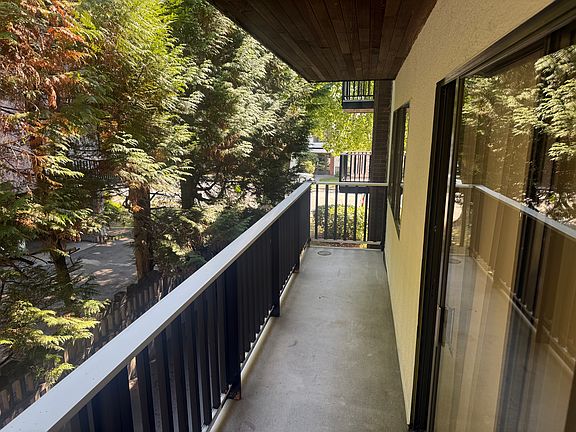 3rd image of 122 E 18th St #207