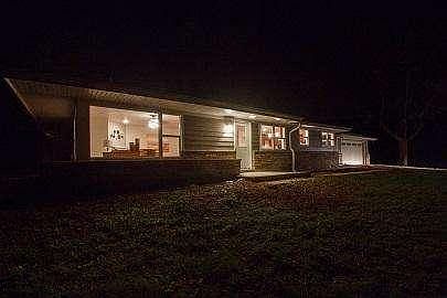 3rd image of 1315 W Larkspur Ln