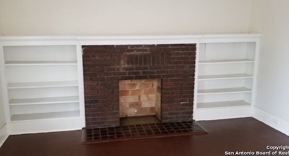 3rd image of 1026 E Drexel Ave