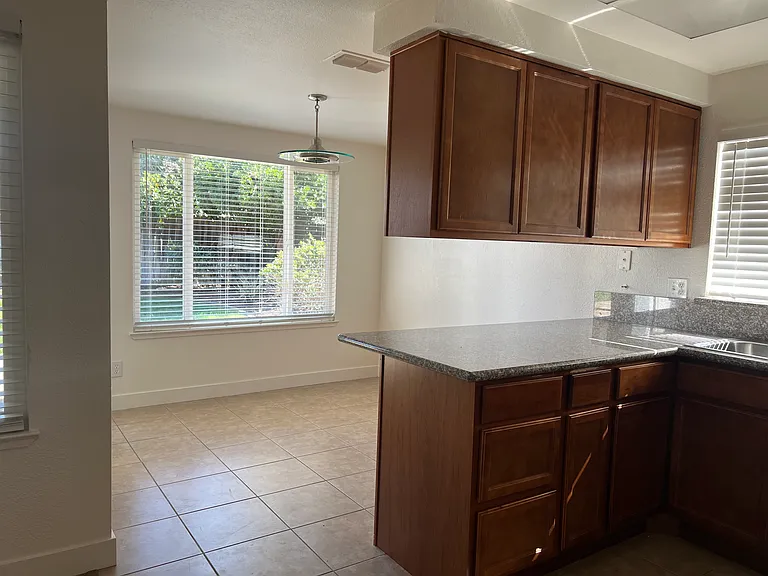 3613 Kingsport Way — Photo 8