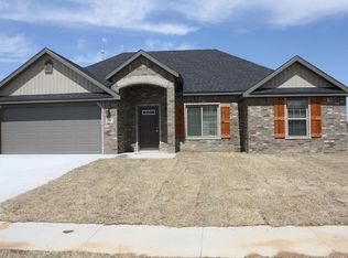 543 Riley Ln, Springdale, AR 72764