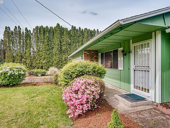 3rd image of 3313 NE 109th Ave