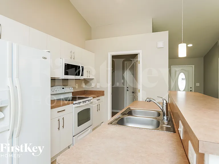 2237 Tropicana Pkwy W — Photo 6