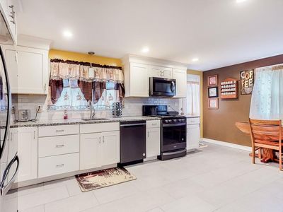 35 Hillcrest Rd, Norwood, MA, 02062