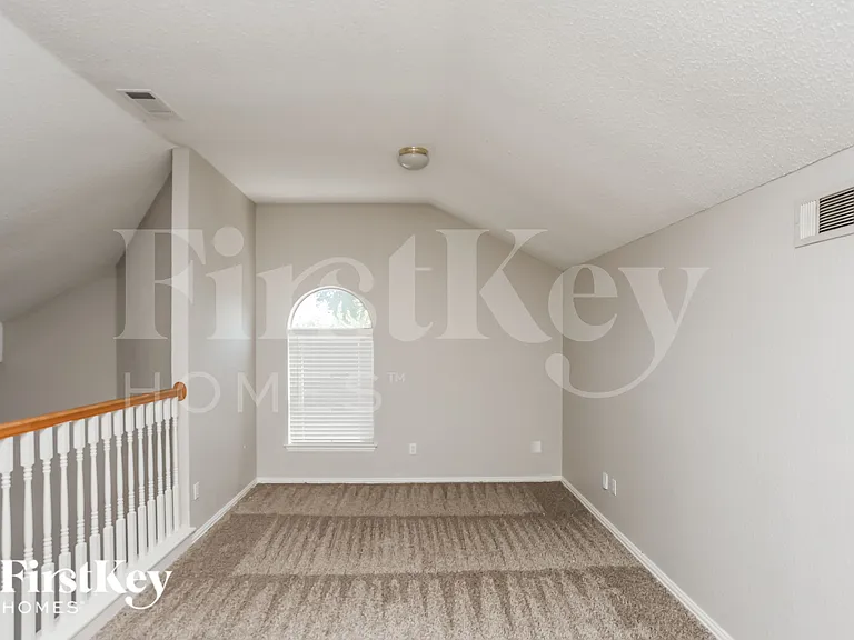 5902 Silverpoint Ct — Photo 17
