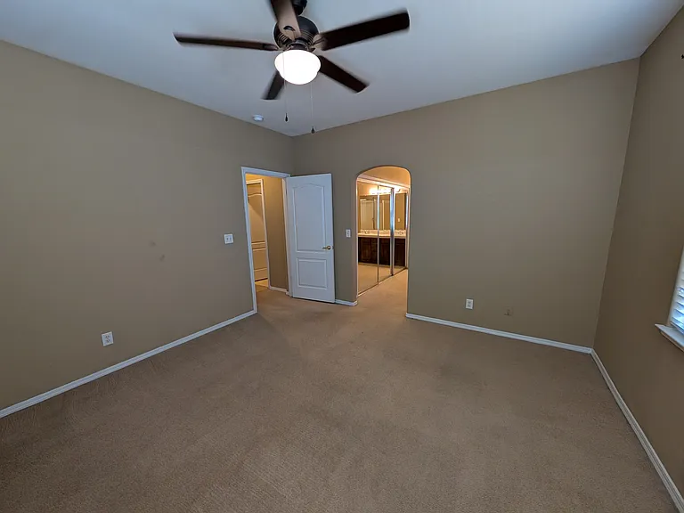 753 W Bordeaux Ln — Photo 14
