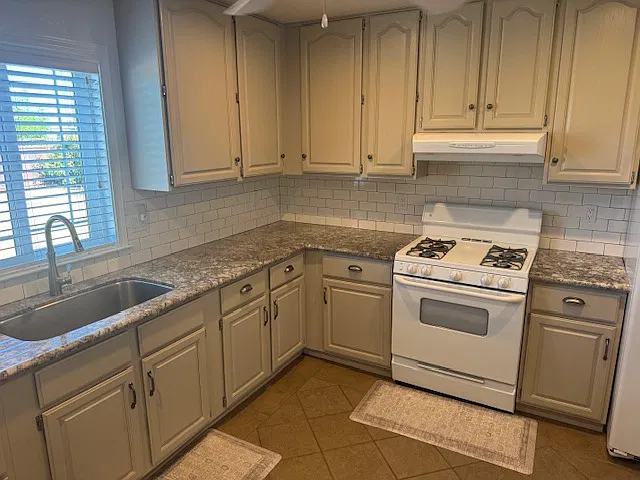 2 bed, 1475 sqft, $2,200 — Photo 3
