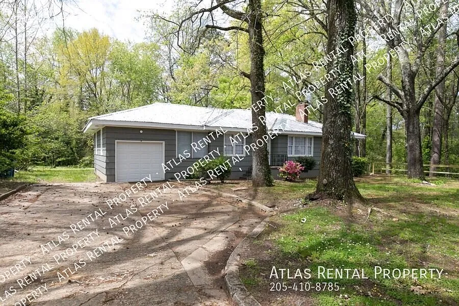 Move-In Ready 3BR Home with Granite Counters & 1-Car Garage! — Photo 2