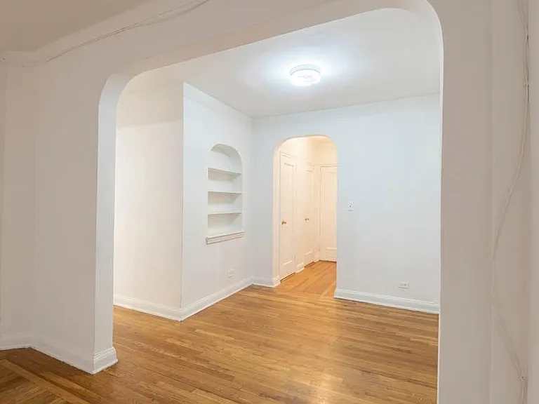 9216 Whitney Ave #203 — Photo 4