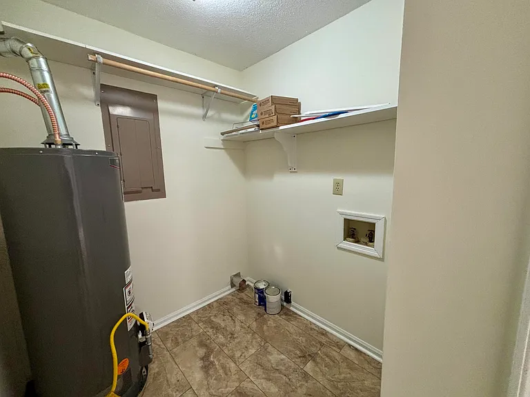 210 Foxdale Dr — Photo 10