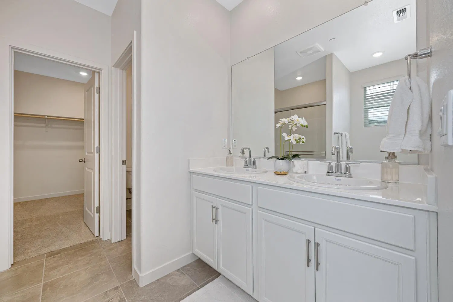 5 bed, 2419 sqft, $3,500 — Photo 4