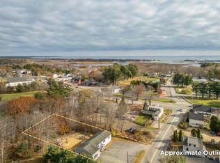 21 Burnt Mill Rd, Wells, ME 04090