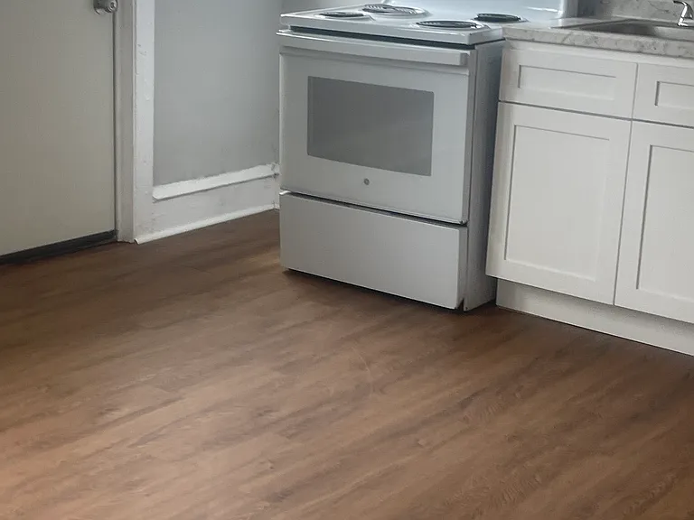 946 Macdade Blvd #1B — Photo 3
