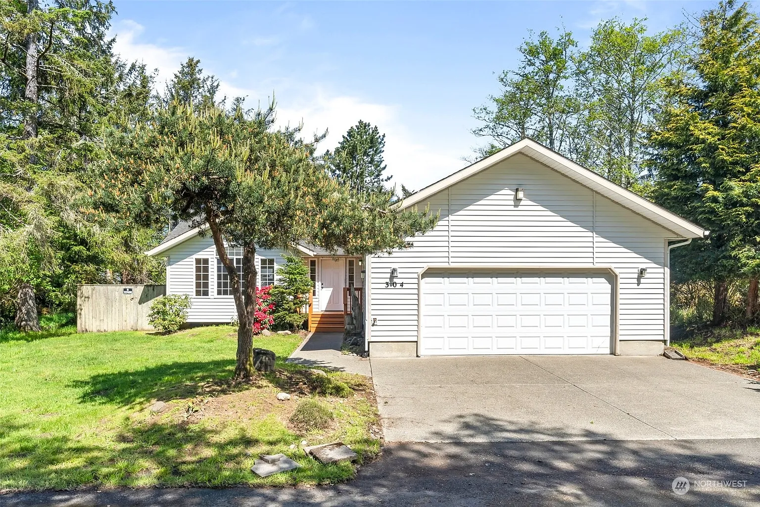 304 Captain Gray Circle SE photo 1