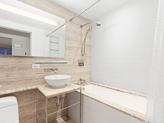 5th image of 322 W 57th St APT 27B