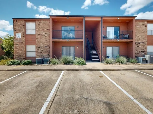 904 University Oaks Blvd, College Station, TX