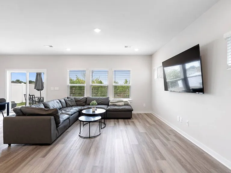 4260 Skyridge Dr — Photo 5