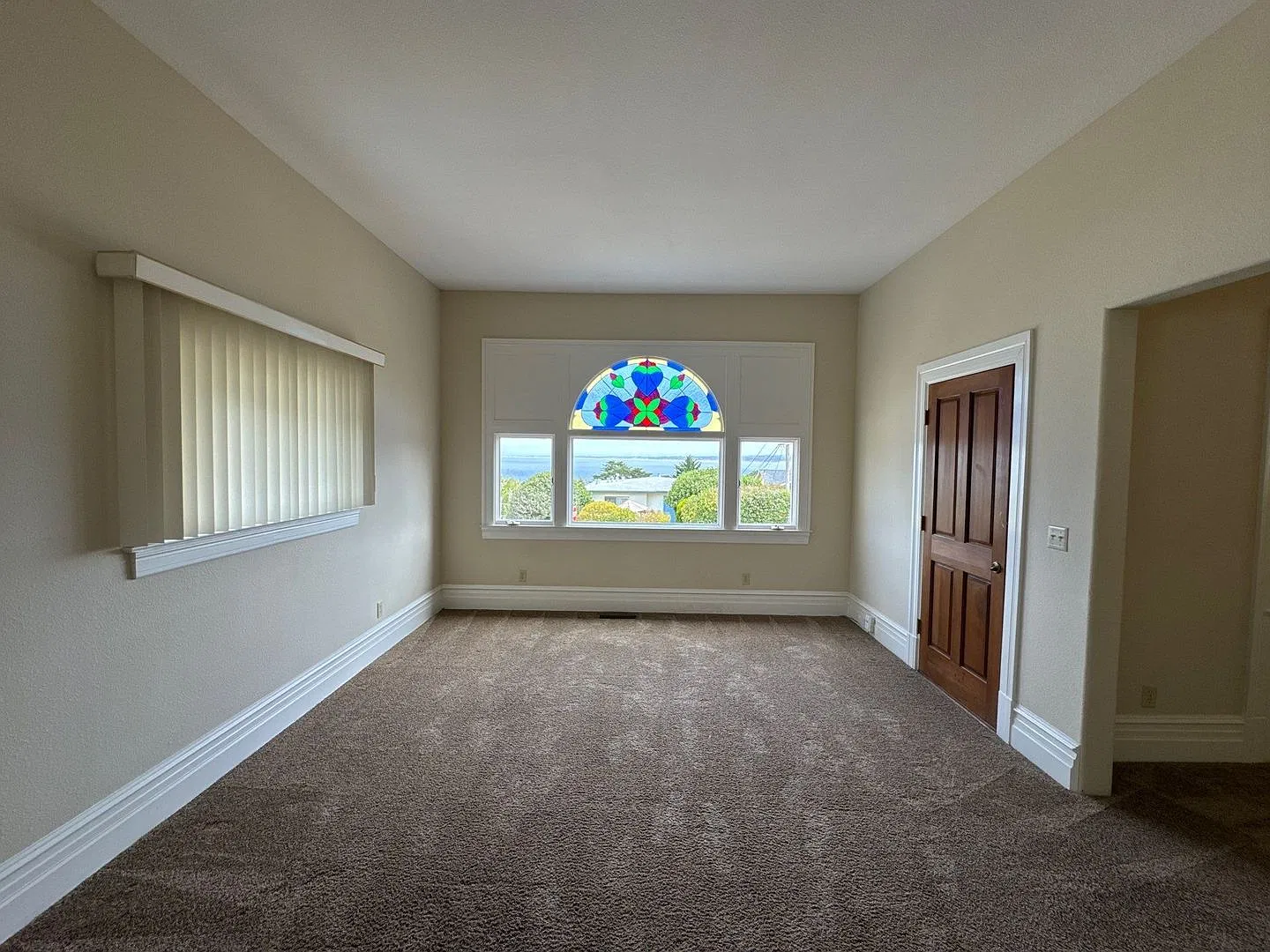 Ocean View 2 Bed/ 2 Bath Home in Monterey — Photo 2