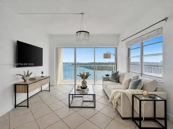 300 Bayview Dr APT 906, Sunny Isles Beach, FL 33160