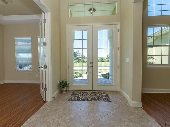 Bright  and Sunny Elegant Entrance.