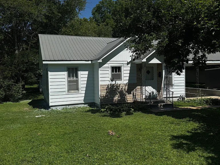 3054 Wahl St — Photo 1