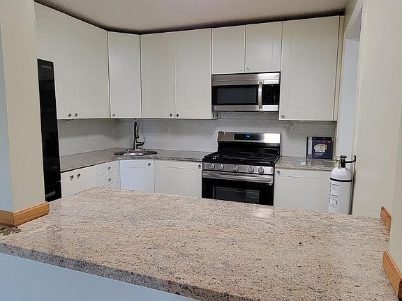 4th image of 43 Crabapple Ln