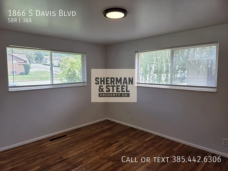 1866 S Davis Blvd — Photo 16
