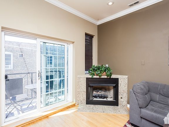 5th image of 3225 W Fullerton Ave #3SC