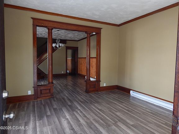 4th image of 927 N Shamokin St