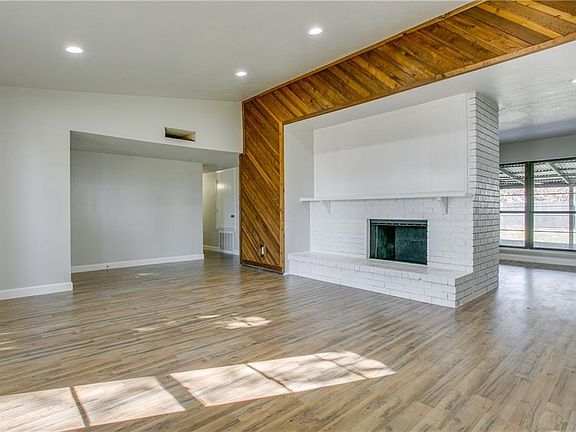 4th image of 615 Via Sonoma