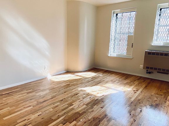 5th image of 67 W 109th St APT 4A