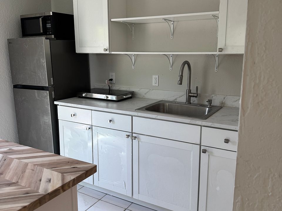 1st image of 1508 NW 1st Ave #2
