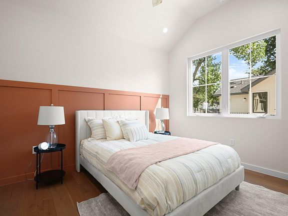 3rd image of 3103 Garwood St #2