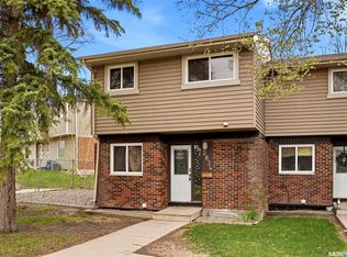 3834 Castle Rd, Regina, SK S4S6M7