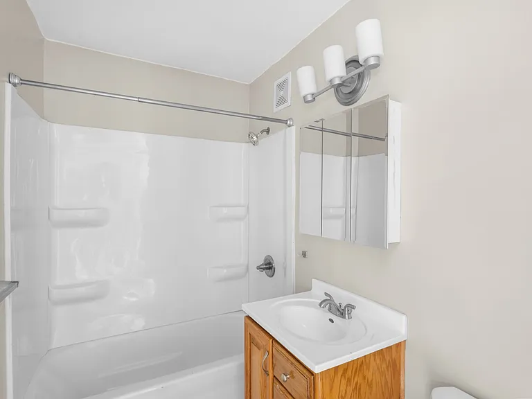 1122 14th Ave S #4 — Photo 10