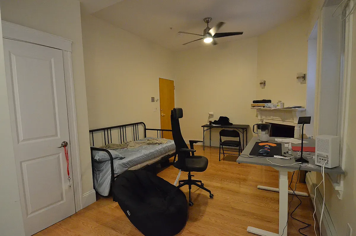 Studio, 350 sqft, $2,400 — Photo 3