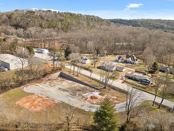 3rd image of 10623 Dayton Pike