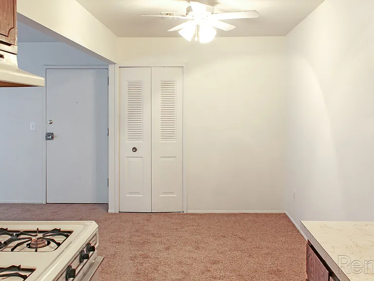 The Glens Apartments — Photo 13