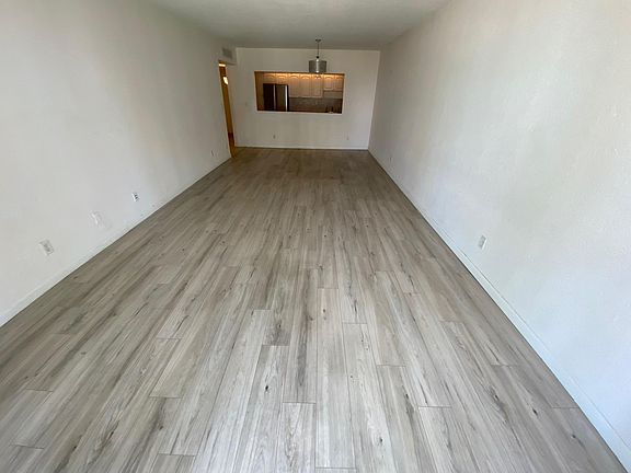 5th image of 19380 Collins Avenue #602