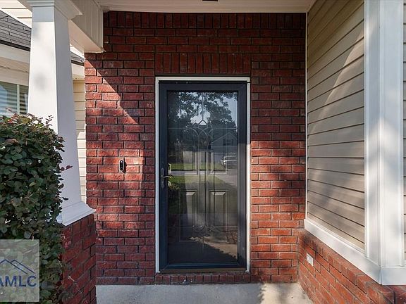 5th image of 223 Cumberland Dr NE