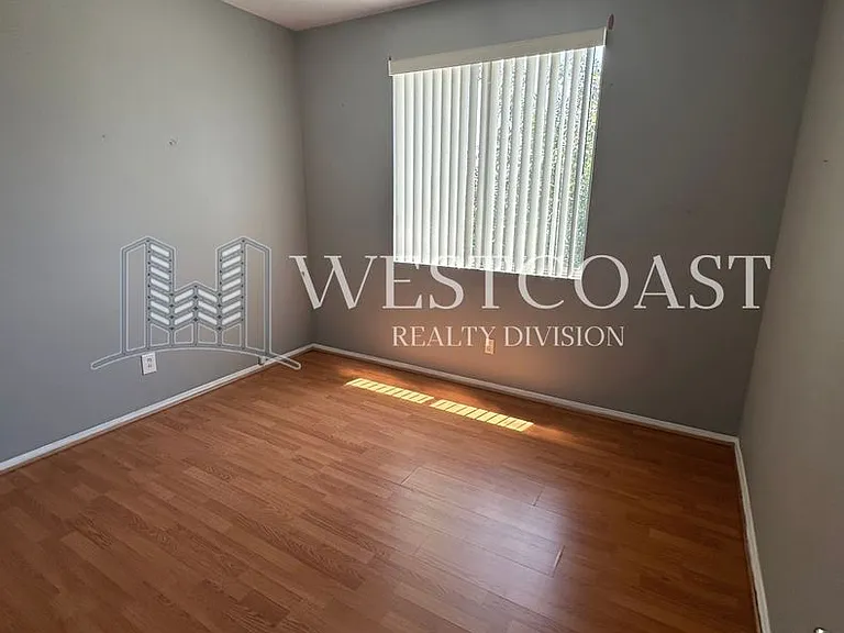 26719 Evergreen Ave — Photo 10